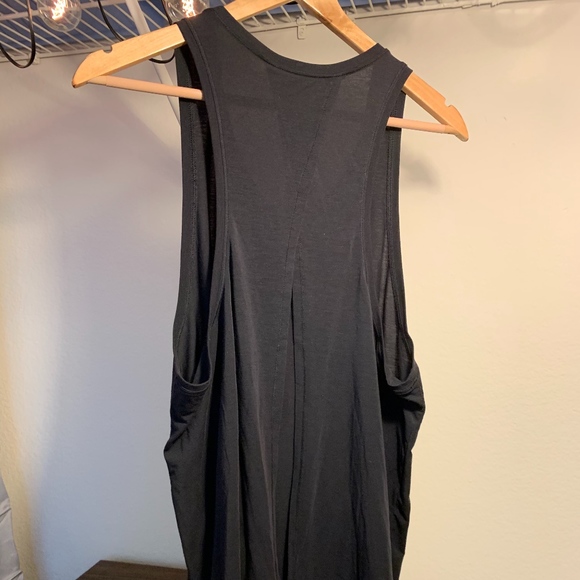 GapFit Breathe Open-Back Tank - Picture 2 of 4